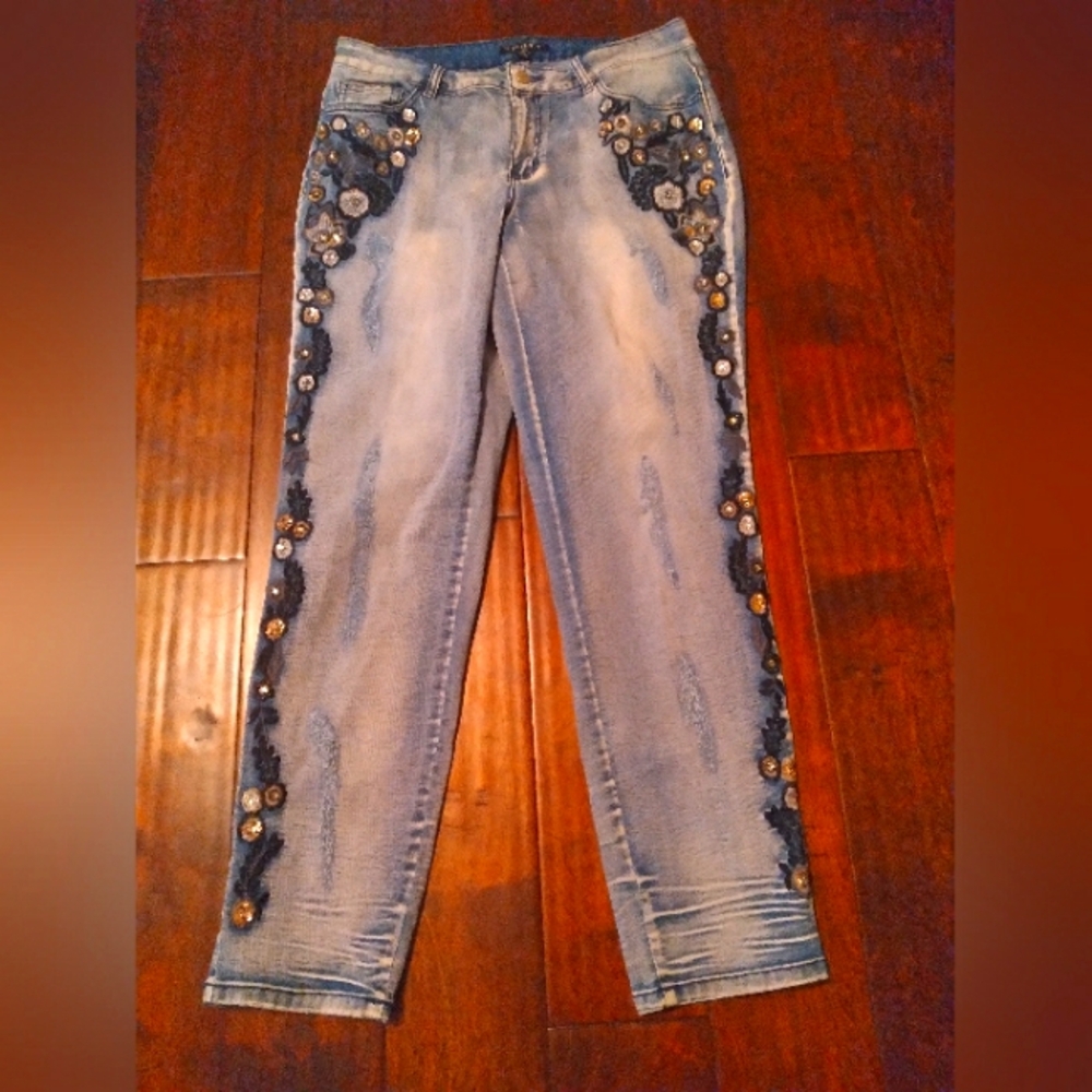 Embellished‎ Jeans Floral Rhinestone Detail Denim Pants, Size Unknown